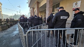 Policija pred Skupštinom grada